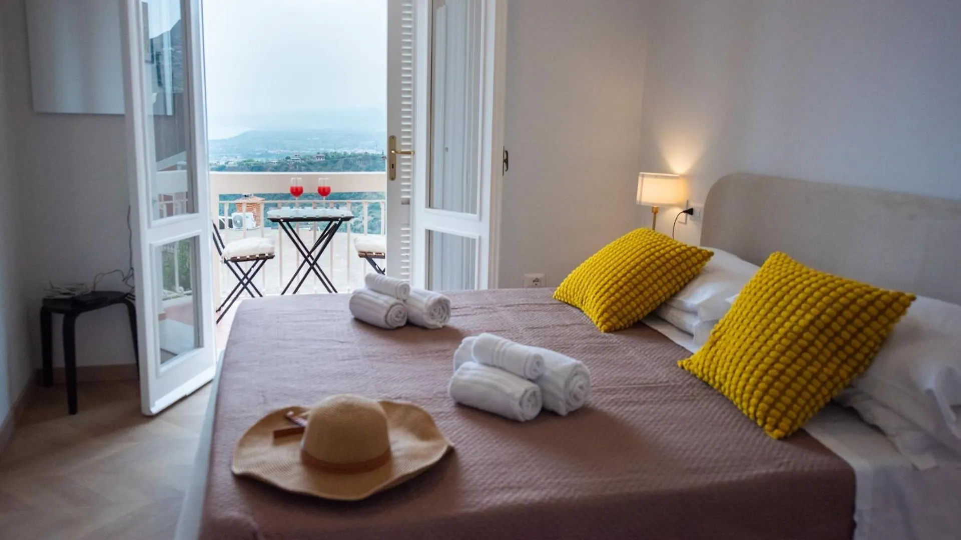 Villa Clara Suites Taormina Apartment